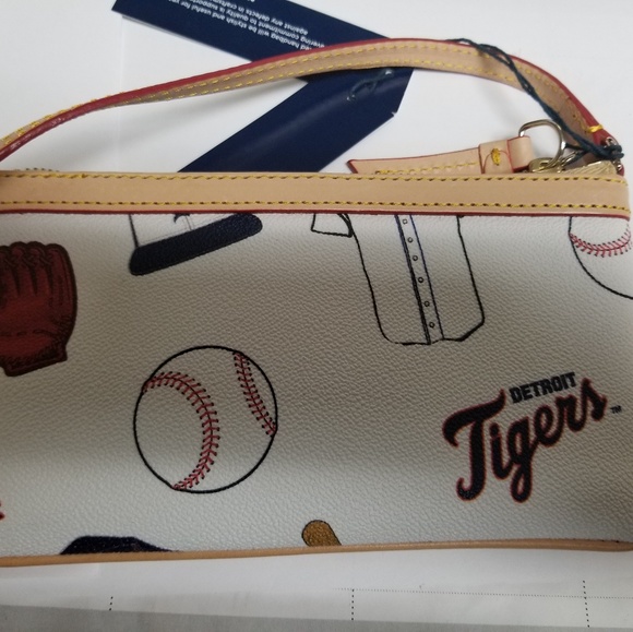 Dooney and Bourke Wristlet - Picture 2 of 3